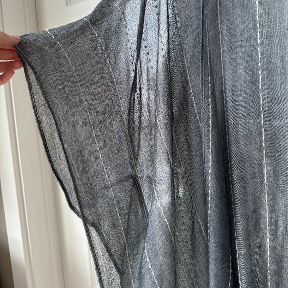 Francesca's Blue and White Kimono OSFM - Picture 3 of 6